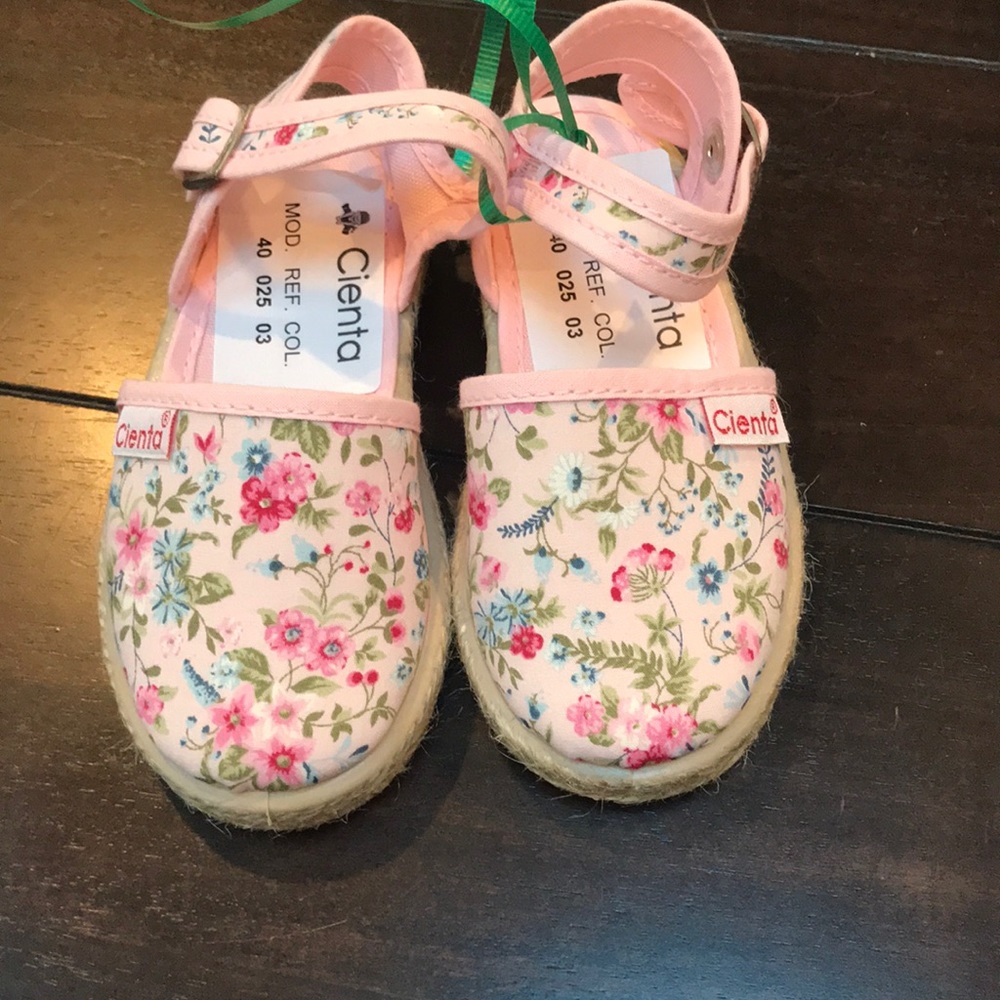 New Cienta sandal